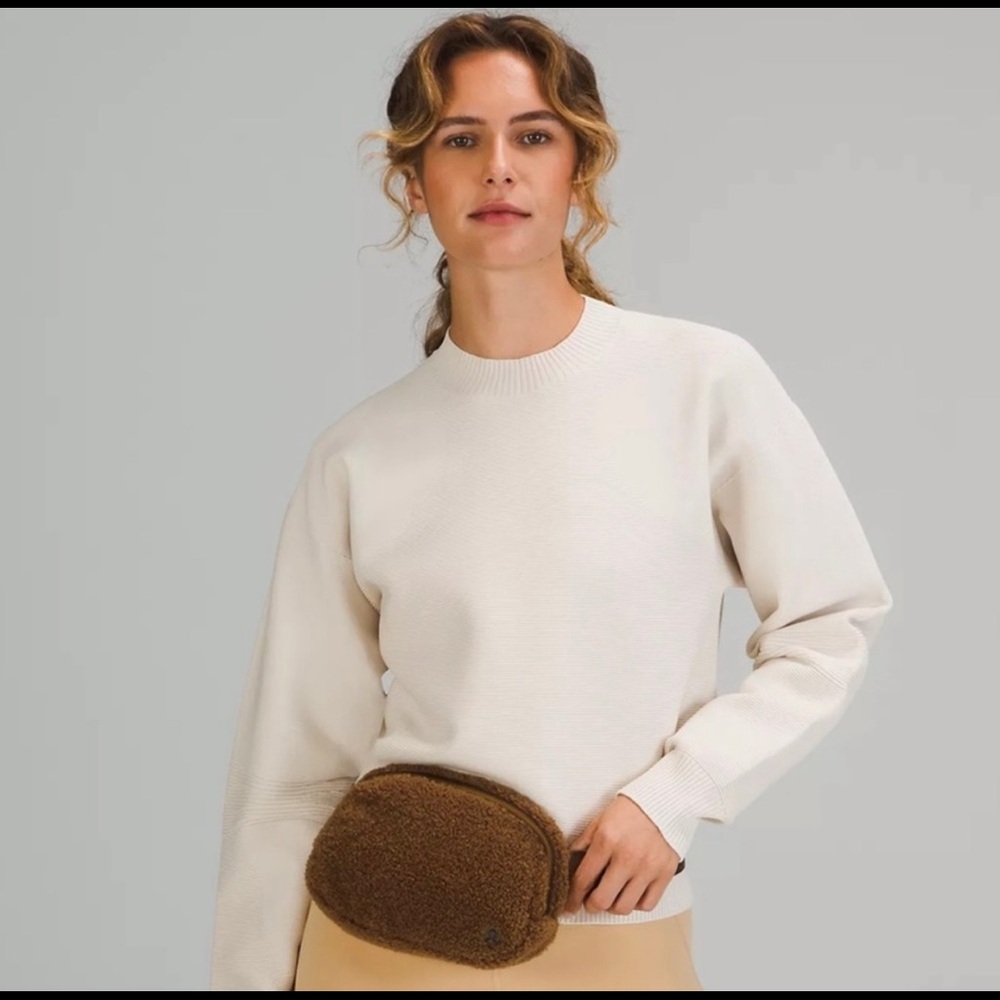 SOLD NWT Lululemon Everywhere Belt Bag Fleece